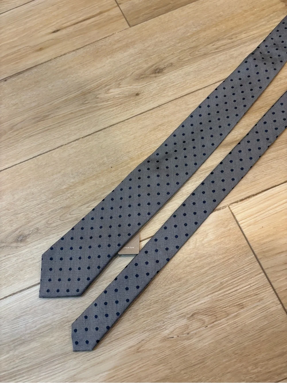 J.CREW GRAY Navy Polka Dot Silk MEN'S NECK Tie W: 2.75